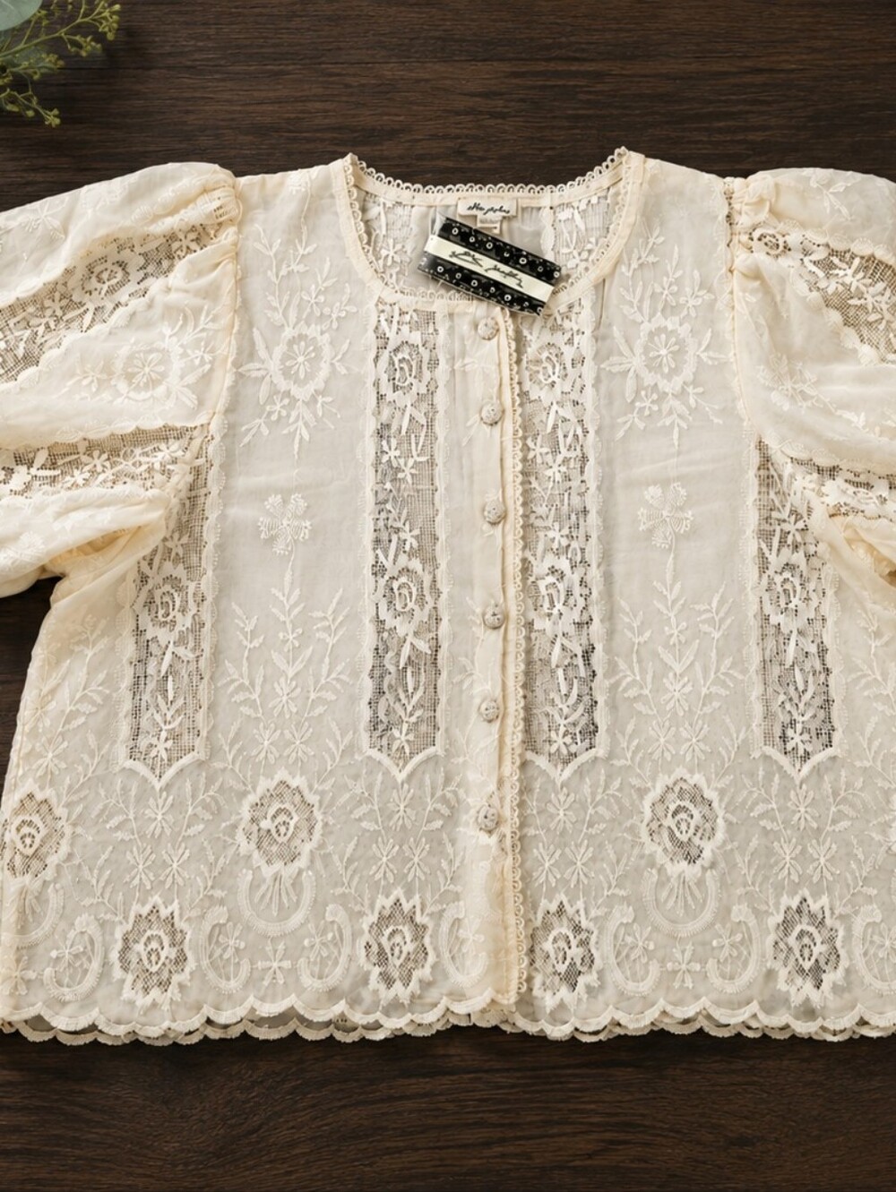 Ultra Pink Cream Lace Button Front Blouse Short Puff Sleeve Floral Embroidered L - Picture 2 of 10